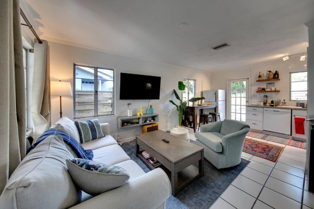 Charming Old Florida 15 Mins From Beaches Holiday home Sarasota